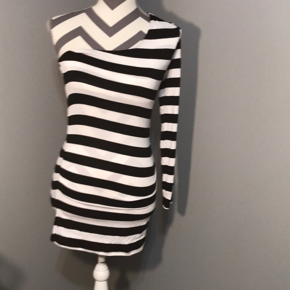 Off shoulder shirt